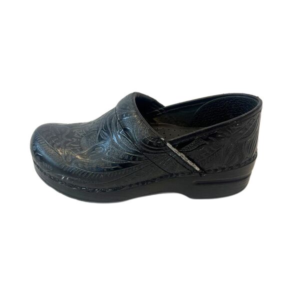 Dansko Black Tooled Leather Clogs Slip On Size 38 Professional Medical - Picture 1 of 10